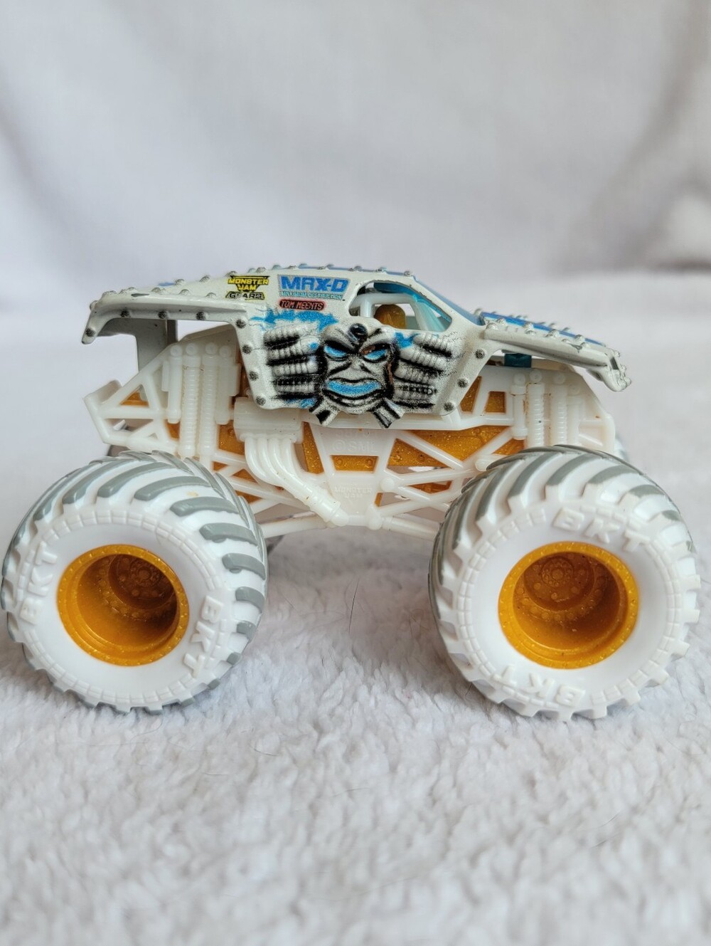 Monster Jam Gears & Galaxies Max-D Ice 1:64 Die-Cast Truck Spin Master-2021